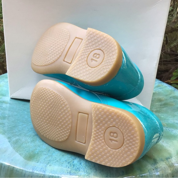 Piulin (18) BABY’S Leather patent lace-up Bottie in turquoise color, Imported. - Picture 5 of 8